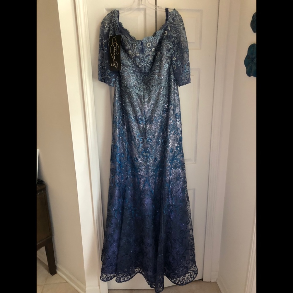 Beautiful sequence bead MON CHERI Gown